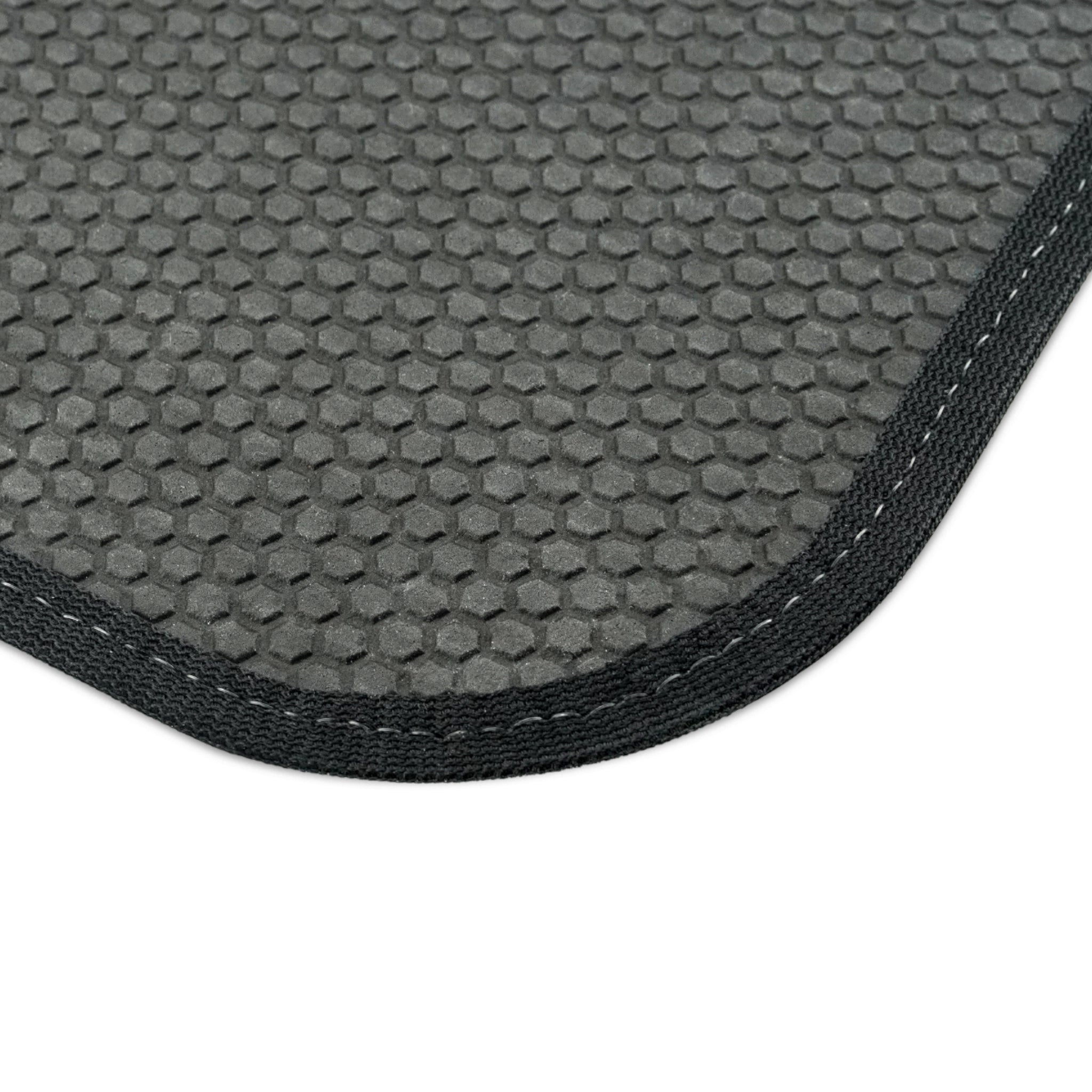 Car Mats (Set of 4) | Black & Red